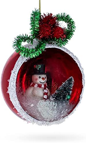 Глава на Дедо Мраз со божиќен украс